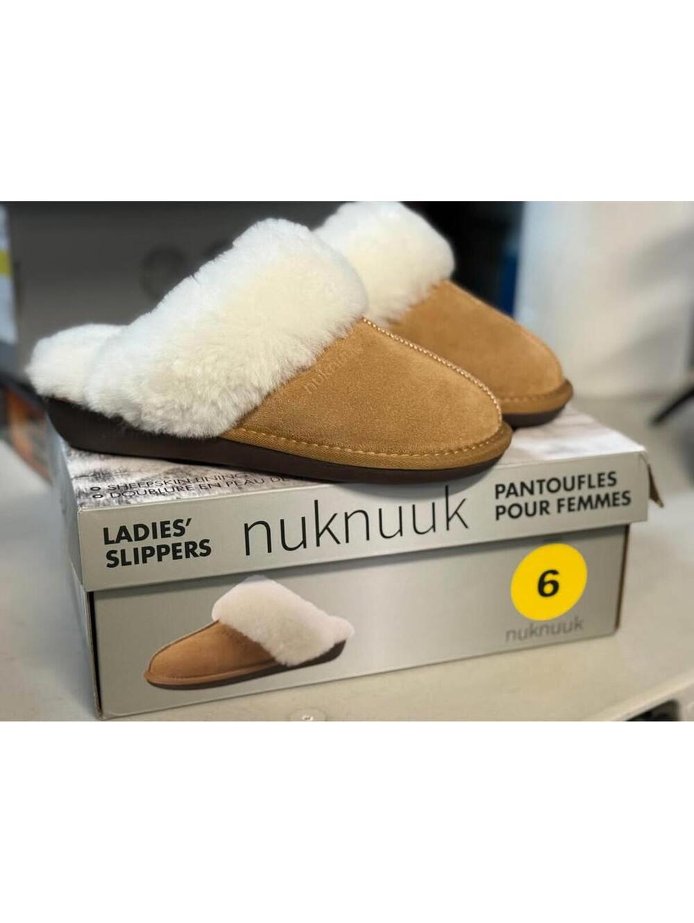 nuknuuk Ladies' Sheepskin Slippers Size 6